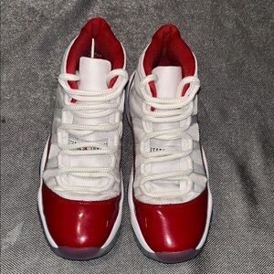 Jordan 11 Cherry size 5.5Y